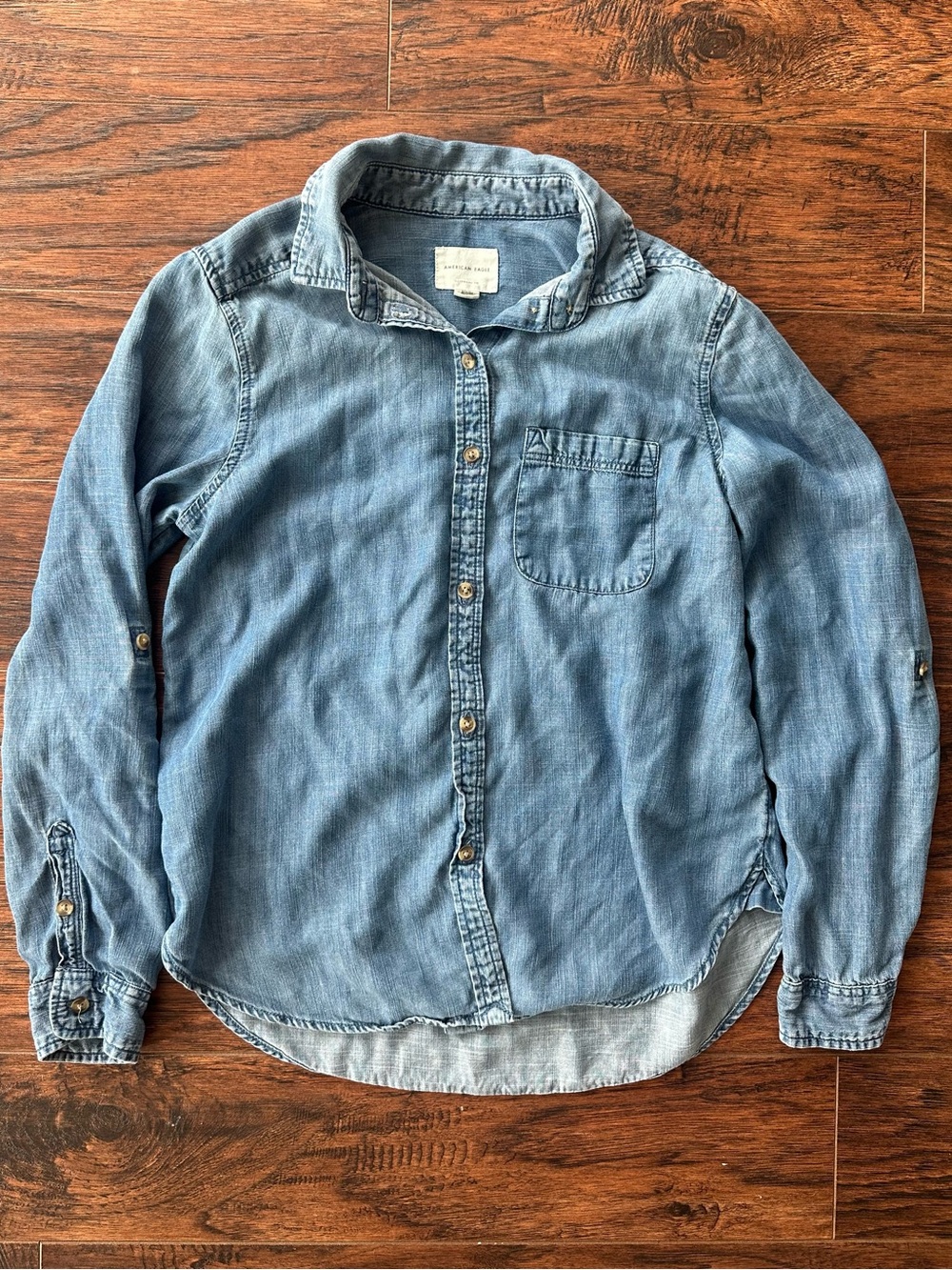 American Eagle Boyfriend Fit Chambray Denim Button Down Shirt Small - Picture 2 of 8